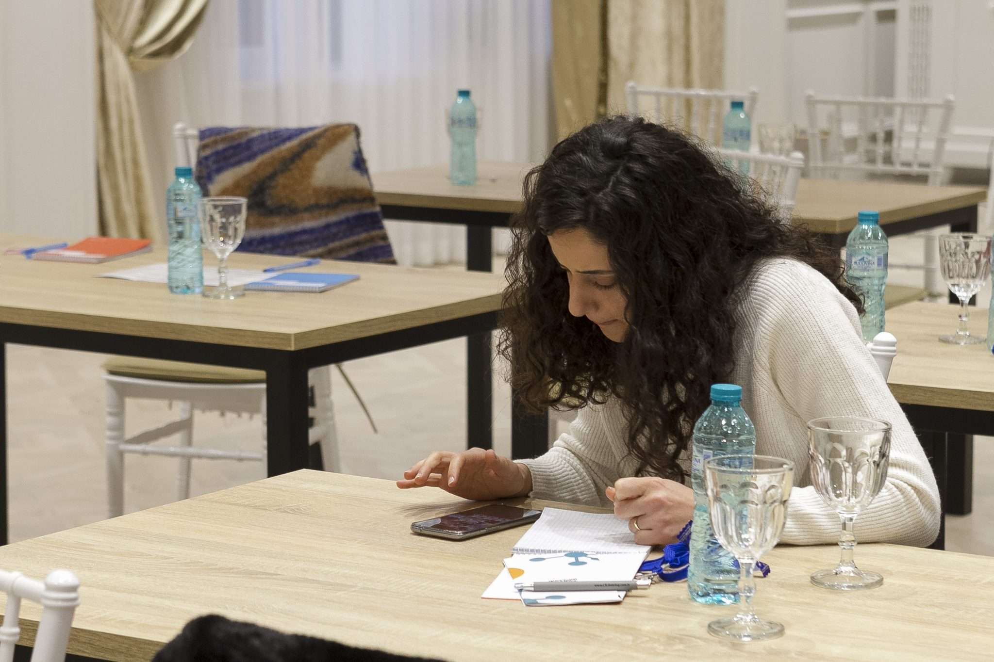Participants engaged periodically with interactive online materials to evaluate their mastery of the concepts.